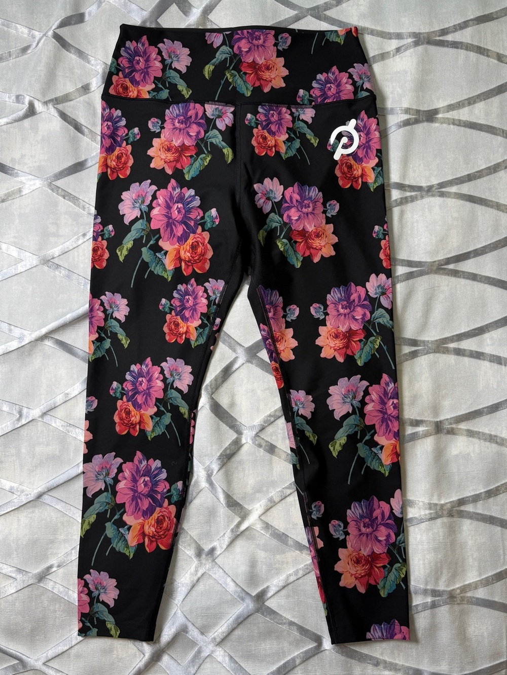 Peloton Floral design Leggings.  EUC size XL